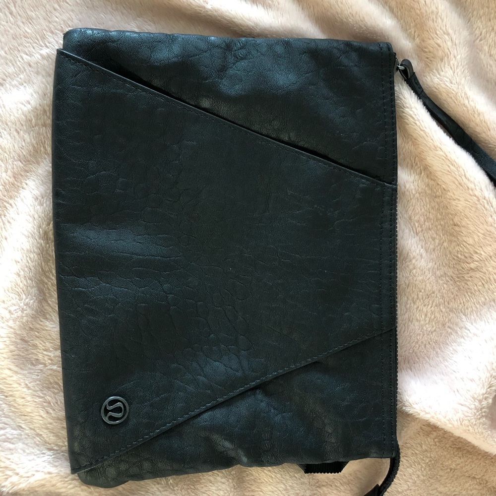 Lululemon Clutch
